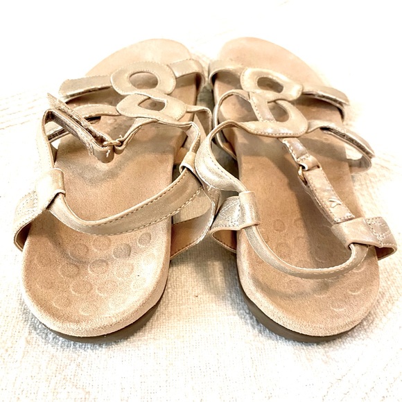 Vionic Jodie Strappy Sandal Velcro Adjustable US9 UK7 EU41 in Champagne - Picture 11 of 16